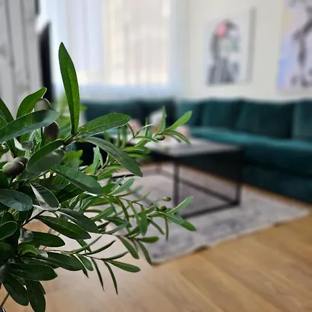 Parkside - Air Albania View Apartman *