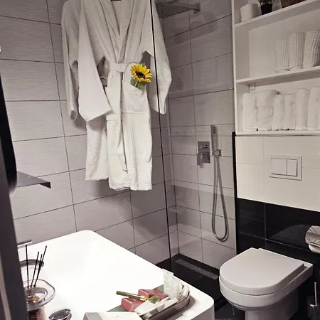 Parkside - Air Albania View 티라나