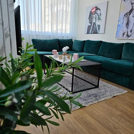 Parkside - Air Albania View Apartment *